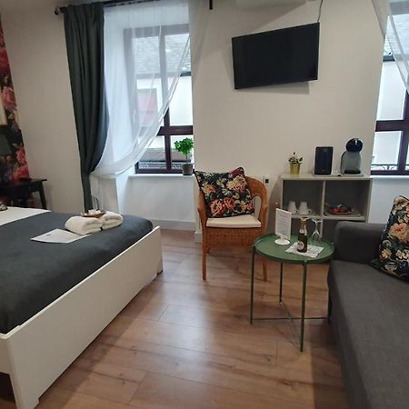 גלוואיי Pasta Factory Guest Rooms מראה חיצוני תמונה