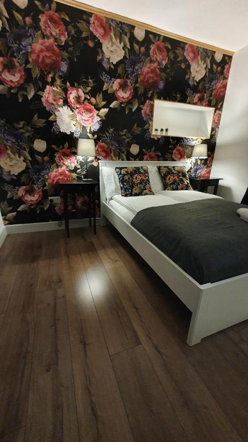 גלוואיי Pasta Factory Guest Rooms מראה חיצוני תמונה