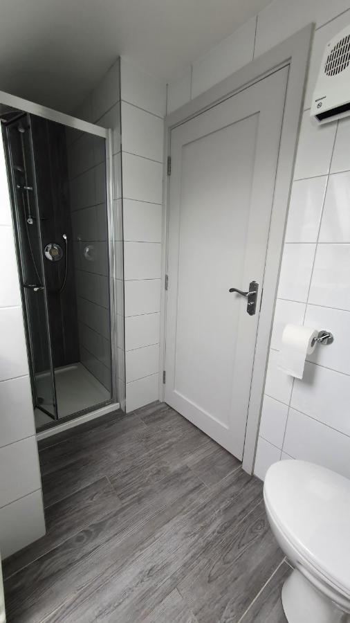 גלוואיי Pasta Factory Guest Rooms מראה חיצוני תמונה